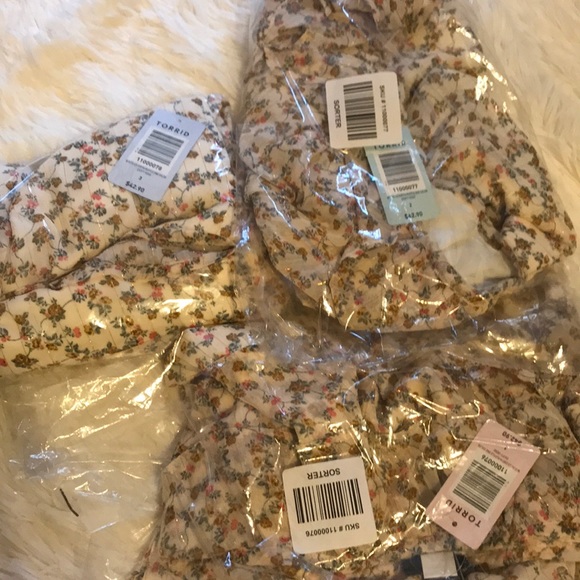 NWT TORRID Floral Chiffon Ruffled One Shoulder Top - Picture 5 of 6